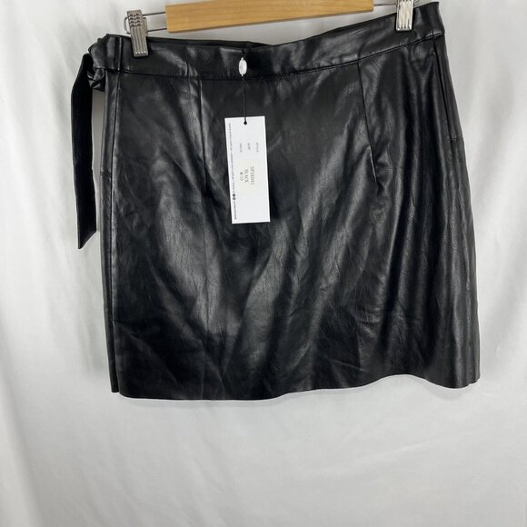 SNDYS Revolve NWT Vegan Mini Skirt Womens Size M Y2K Baddie - Picture 4 of 12